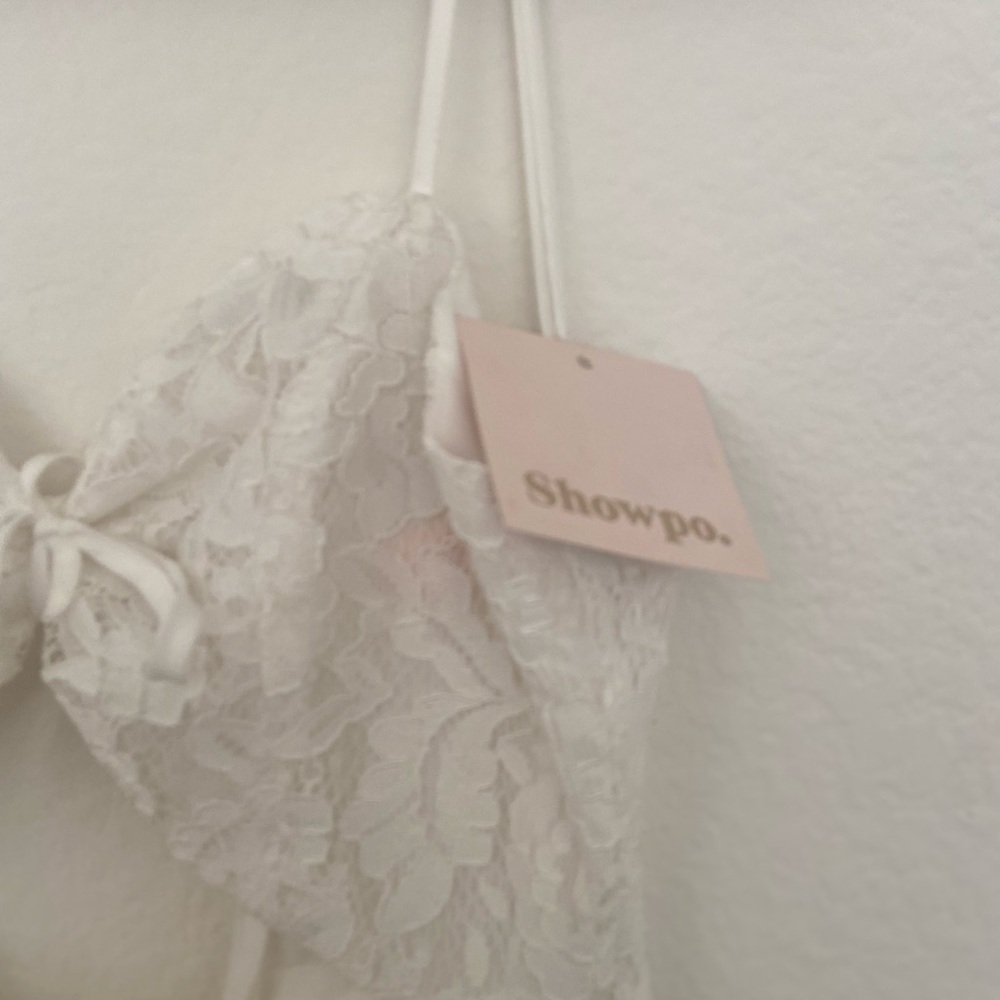 New Showpo White lace around me dress 2 - Picture 2 of 3